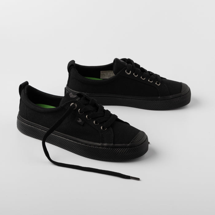Cariuma OCA Low All Black Canvas Sneaker Men - Black